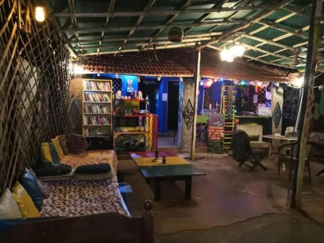 Hippie Hostel Or Goamazing Hostel Anjuna Buitenkant foto